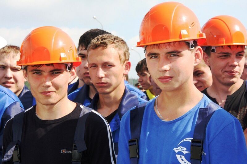 Файл:Youth in the workplace.jpg