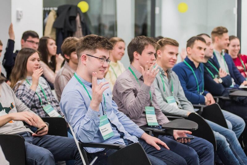 Файл:Internship discussion.jpg
